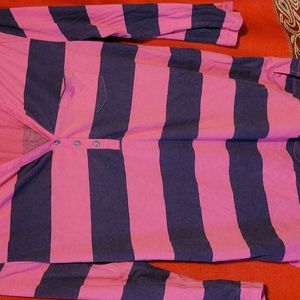 Gap Pinn striped top, Size Medium